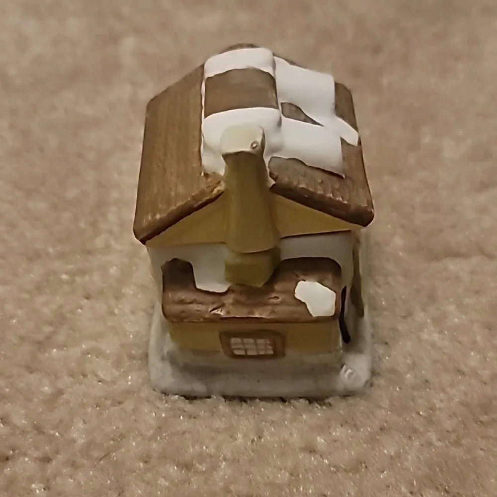 Vintage Porcelain Trinket Box House - Picture 5 of 6